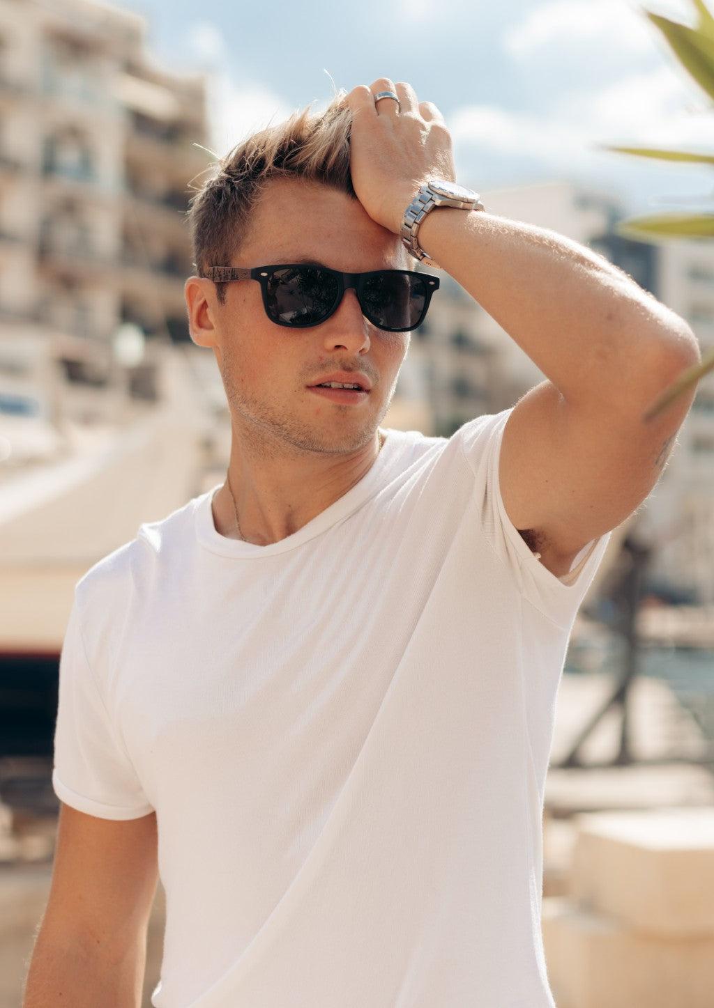 Eyewood | Engraved wooden sunglasses - The North image 3