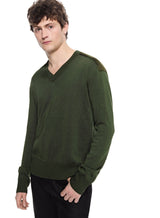 Commander V-Neck Sweater (Pine)