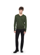 Commander V-Neck Sweater (Pine)